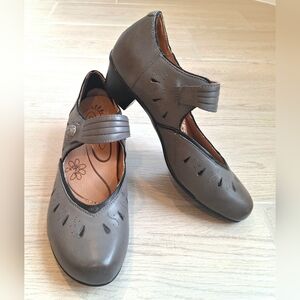 Aetrex Charcoal Mary Jane Heels